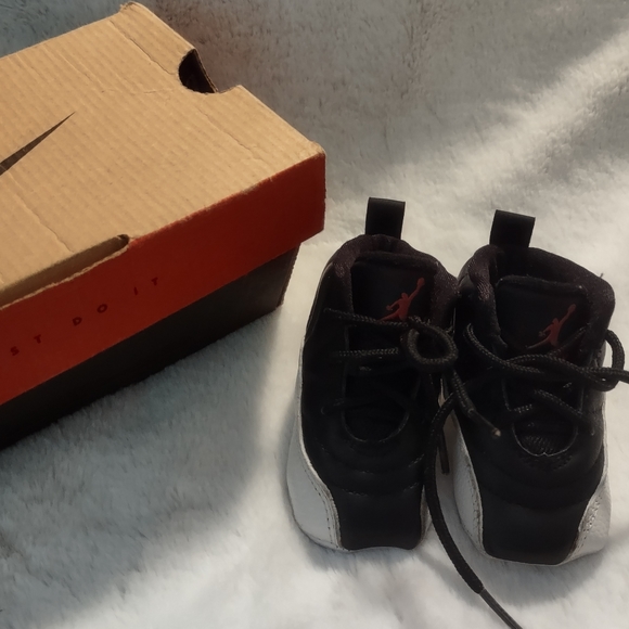 Nike First Jordan XII infant shoes, size 2c - Picture 3 of 9